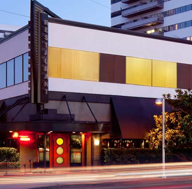 Barrington Plaza space for rent