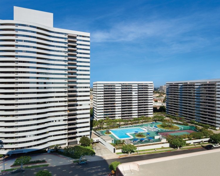 Barrington Plaza